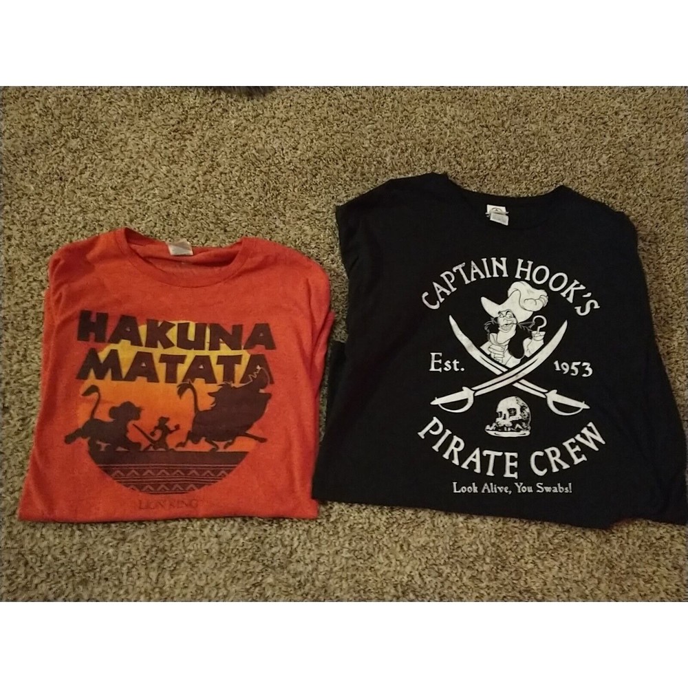 Disney Lot Of 2 Mens Size 2XL Graphic Logo Short Sleeve Tshirt Lion King Hook